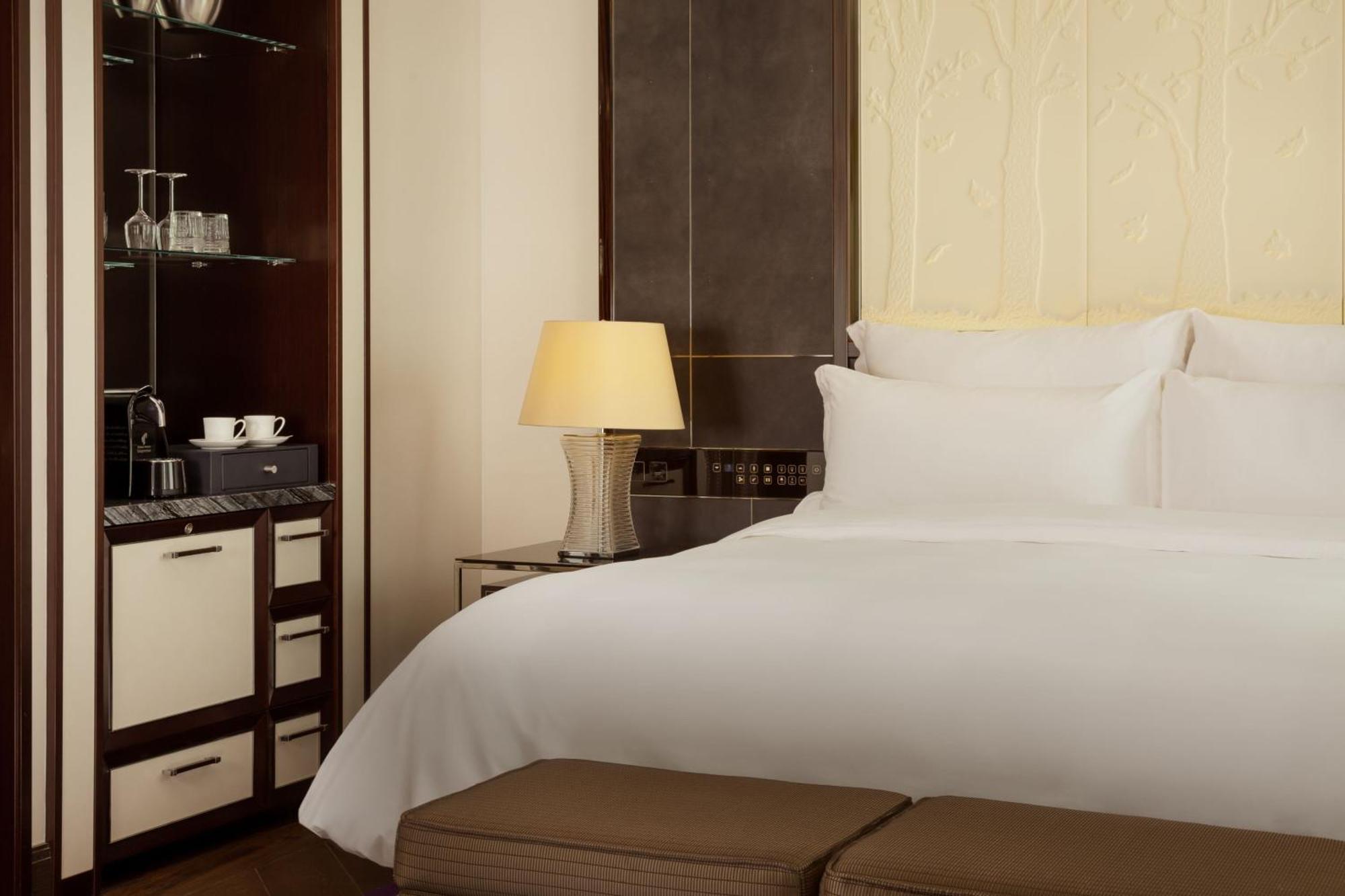 The Ritz-Carlton, Astana Hotel Exterior foto